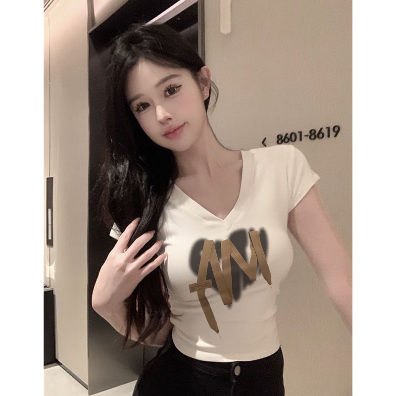 纯欲性感白色v领短袖T恤女夏季2024新款韩版辣妹修身显瘦短款上衣