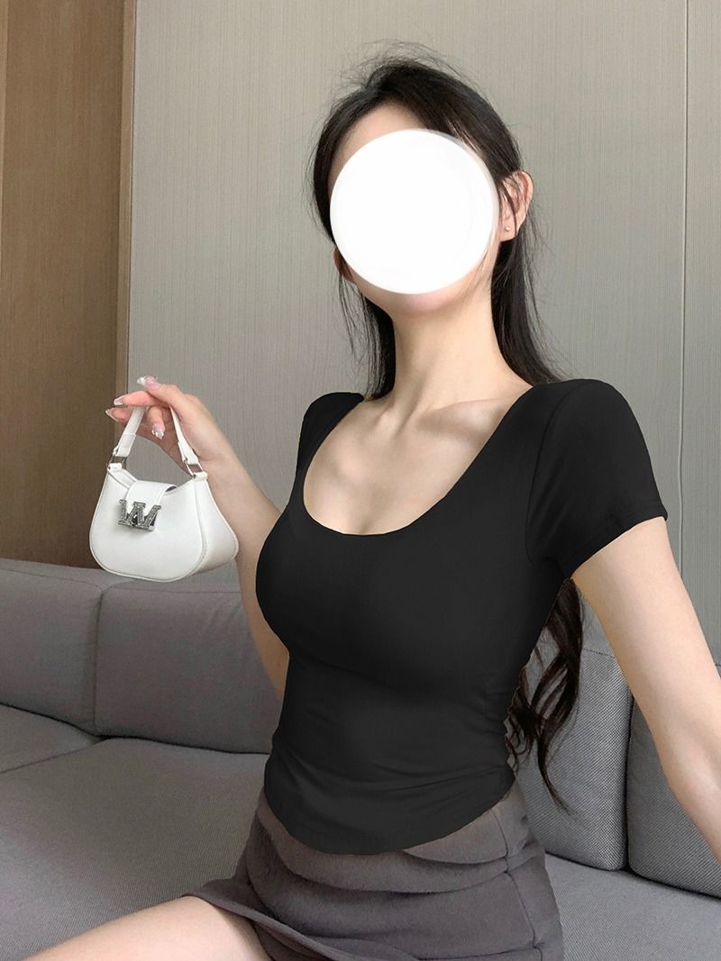 純欲短袖T恤女黑色短款性感帶胸墊打底衫夏季u領辣妹修身下擺上衣