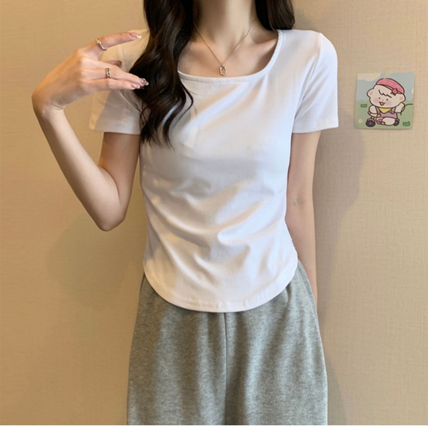 纯欲辣妹U领短袖黑白色T恤女夏季新款设计感小众修身上衣