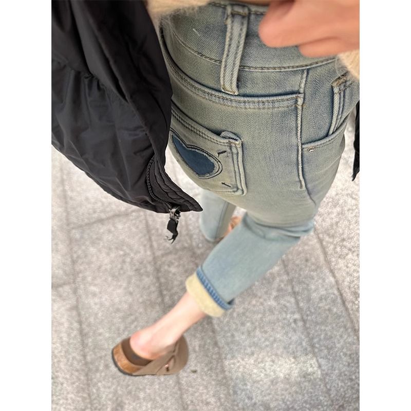 淺藍色加絨牛仔褲女早春愛心設計感小個子直筒修身加厚九分煙管褲