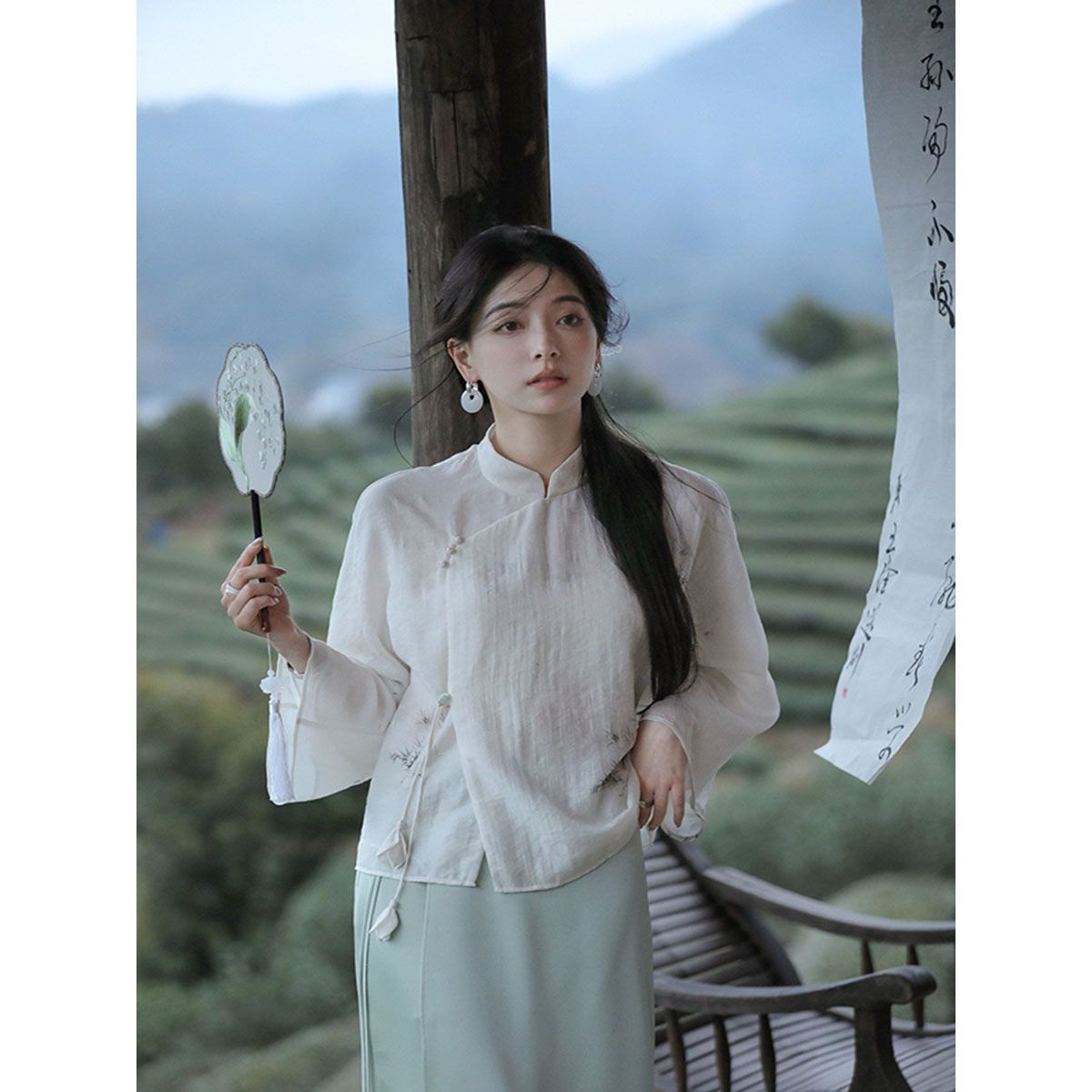 New Chinese Women's Clothing 2024 Spring National Style White Stand-up Collar Button-Down Shirt Women Small Green Skirt Suit