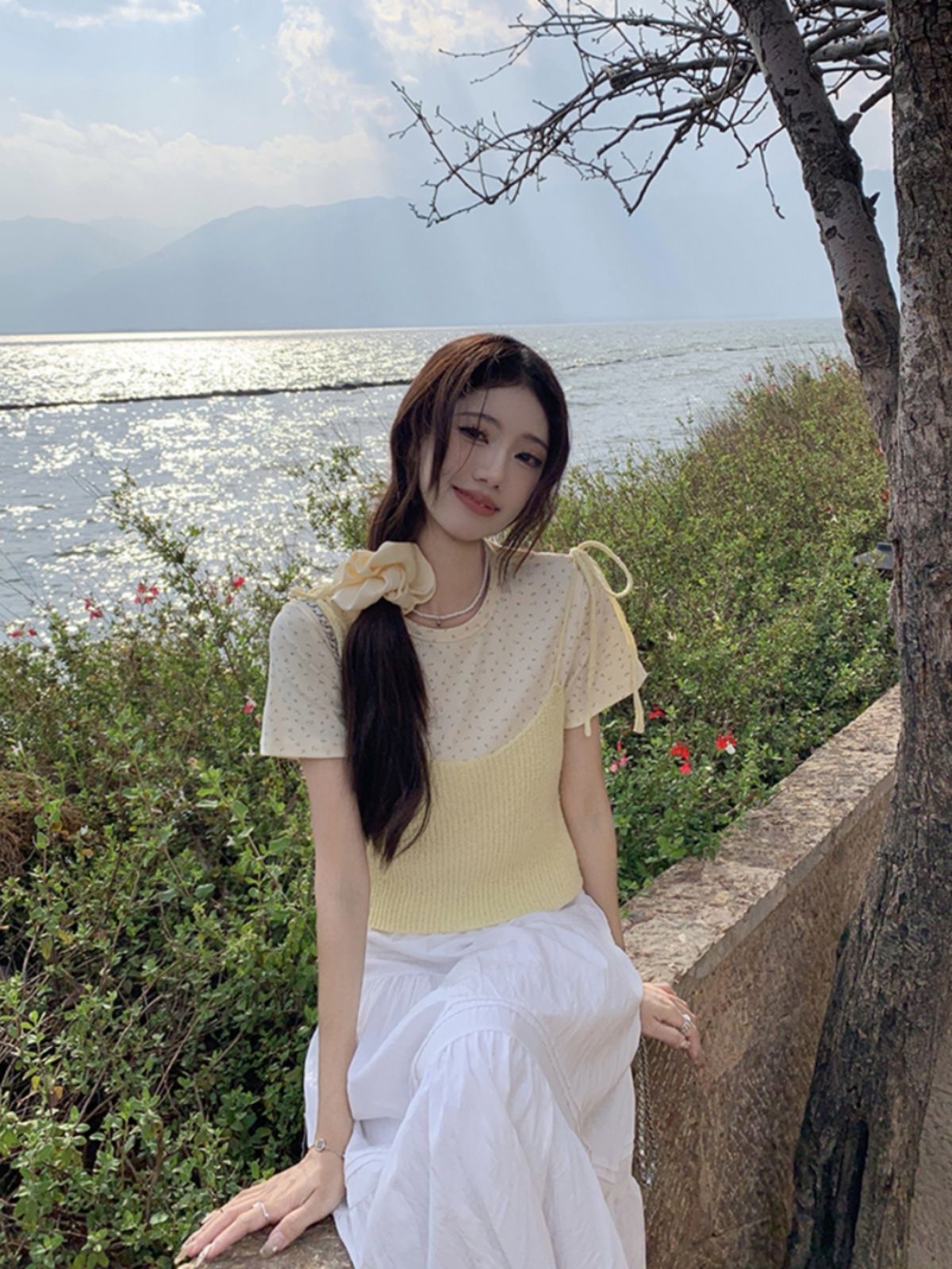 Sweet style suit for women in spring, layered knitted camisole, heart-shaped short-sleeved T-shirt, white skirt, three-piece set