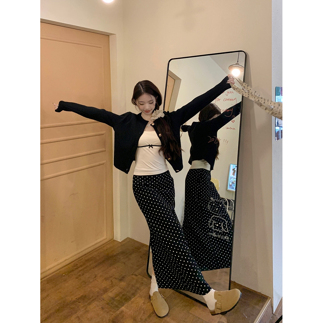 Xiaoxiangfeng suit for women, black sweater jacket, vest and polka dot skirt, three-piece trendy early spring outfit