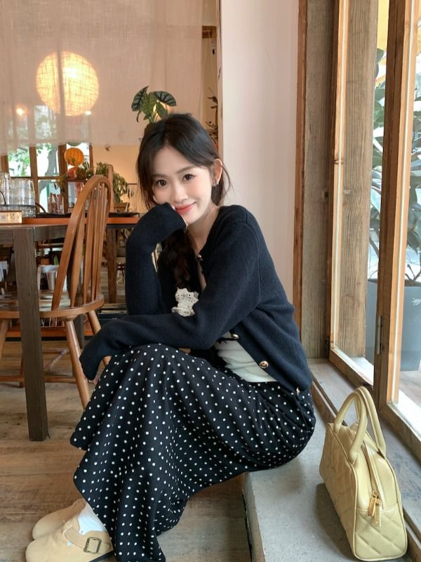 Breast style outfit set women's knitted cardigan suspender top 2024 early spring new polka dot skirt three-piece set