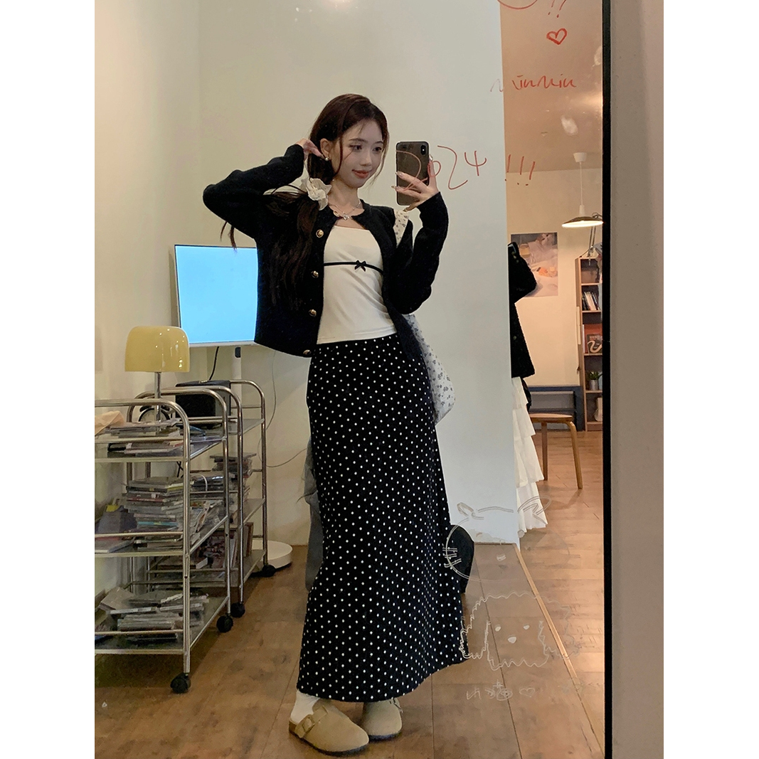 Xiaoxiangfeng suit for women, black sweater jacket, vest and polka dot skirt, three-piece trendy early spring outfit