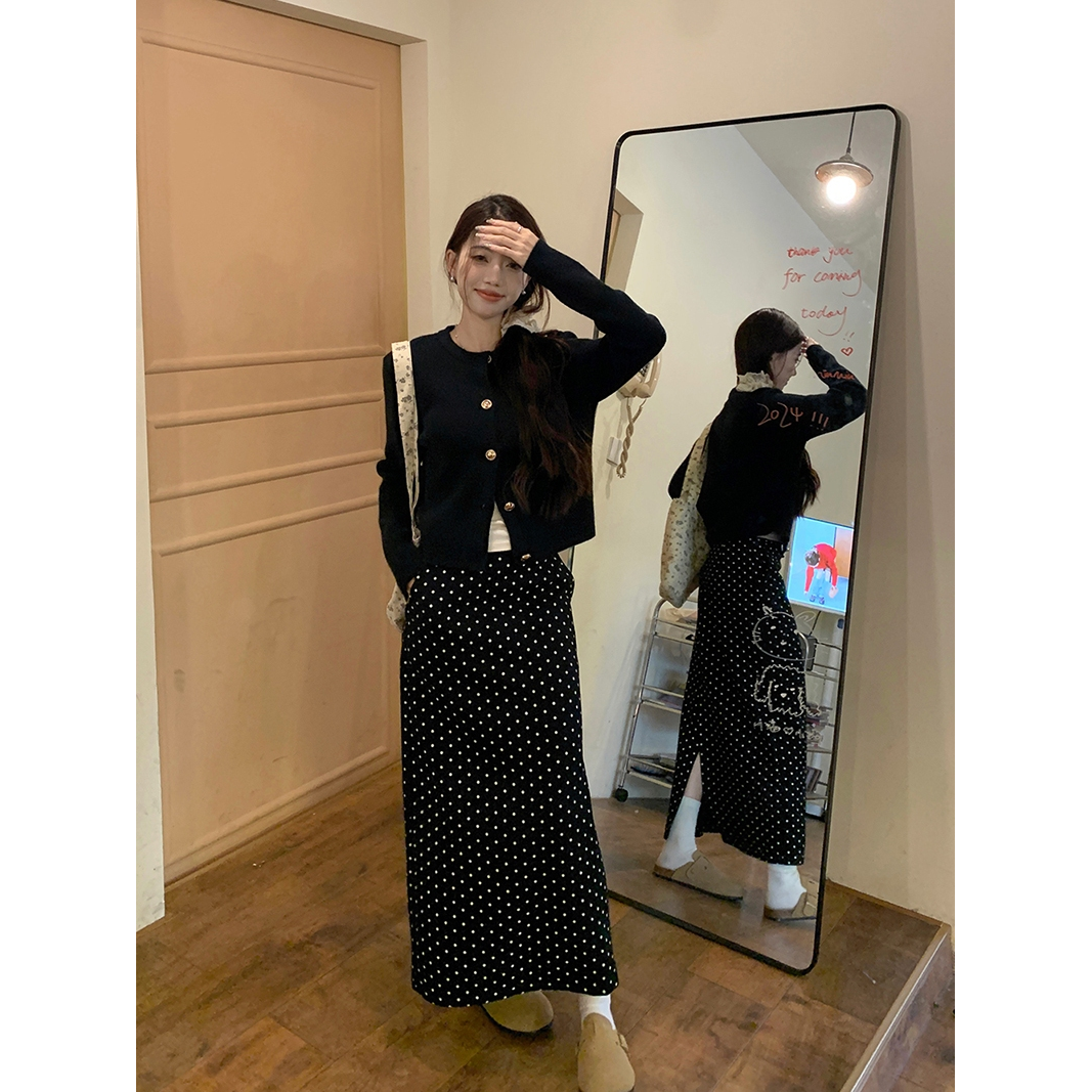 Xiaoxiangfeng suit for women, black sweater jacket, vest and polka dot skirt, three-piece trendy early spring outfit