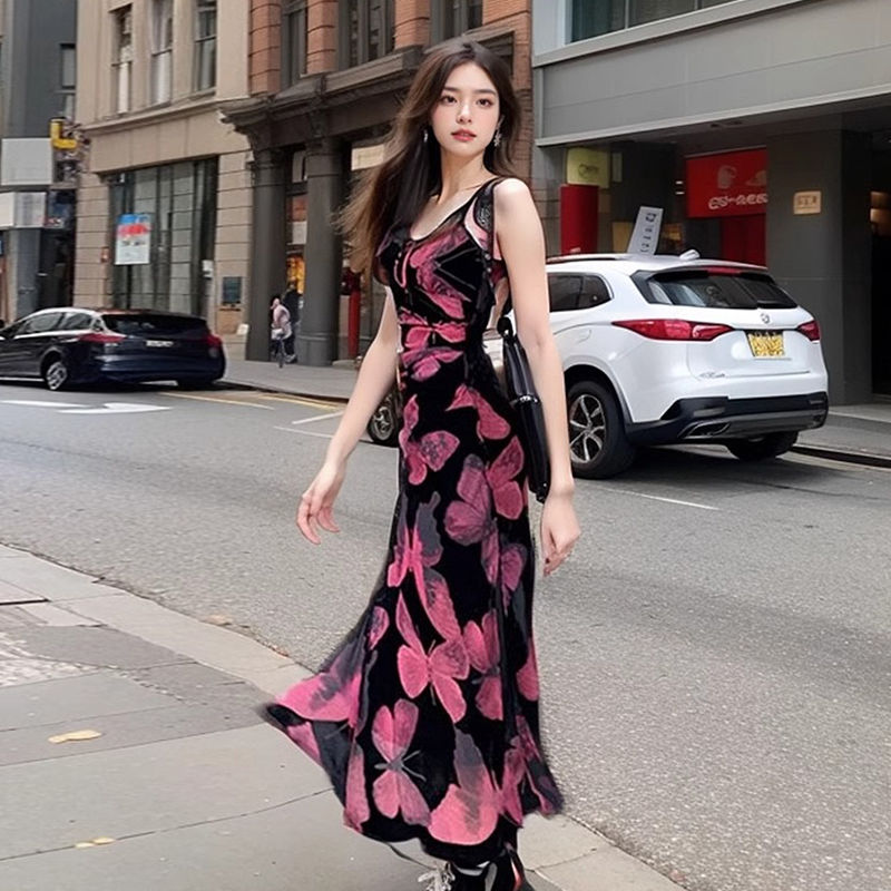 French butterfly print suspender dress for women summer 2024 new seaside resort style variety of hip-covering long skirt