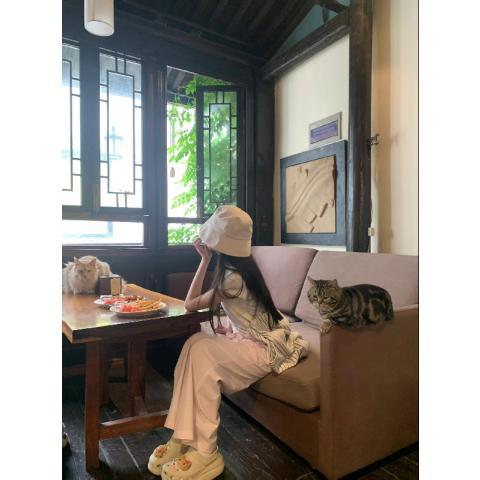 小眾設計條紋簡約購物袋2024新款日系慵懶風帆布包女大容旅行袋