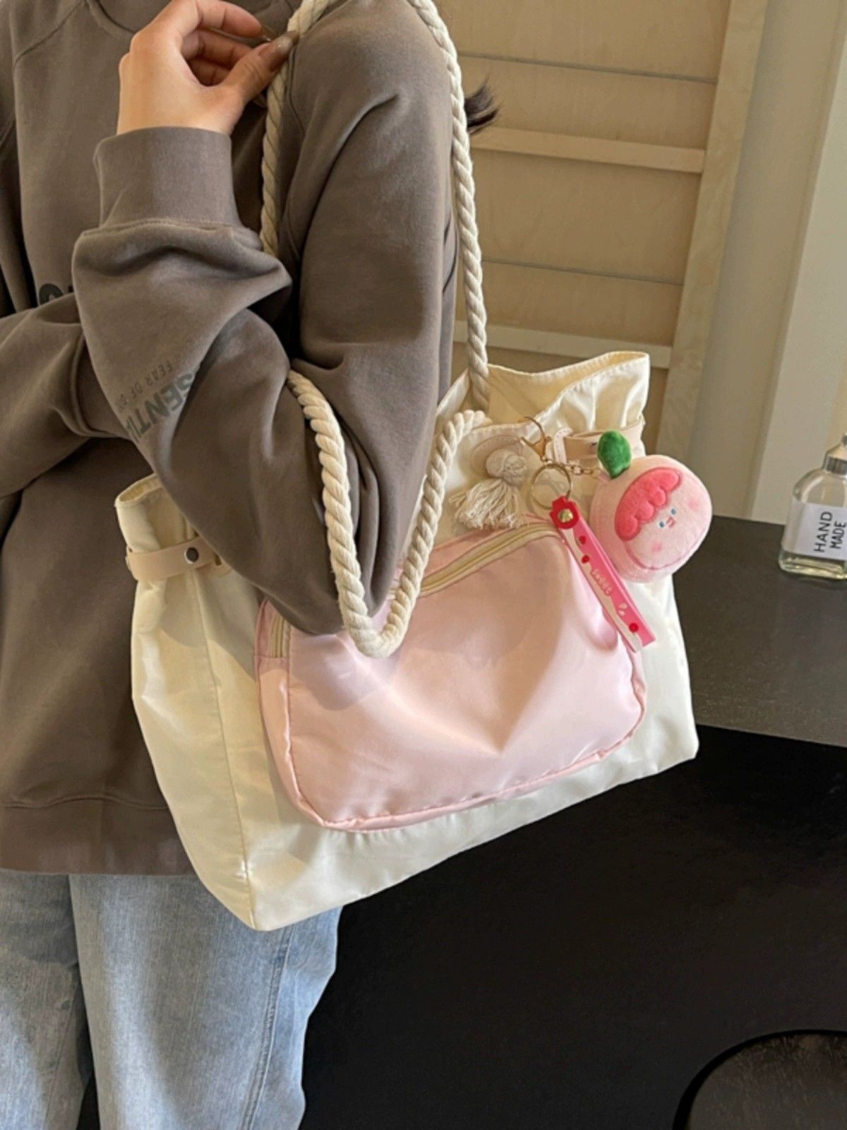 Neue, geräumige, pinkfarbene, niedliche, weiche Tragetasche mit Cartoon-Motiv für Mädchen – vielseitige Schultertasche aus Canvas für Schülerinnen und Studenten (Modelljahr 2024)_voghion.com