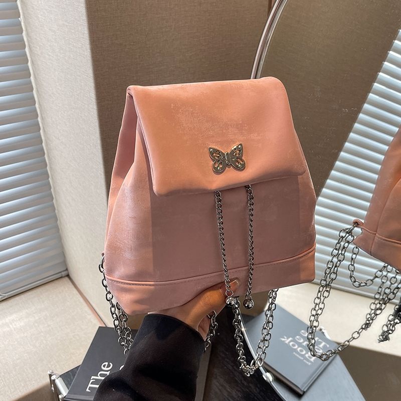 Bolsa feminina Amy Rabbit 2024 nova cor sólida simples e elegante textura corrente moda nicho design mochila versátil_voghion.com