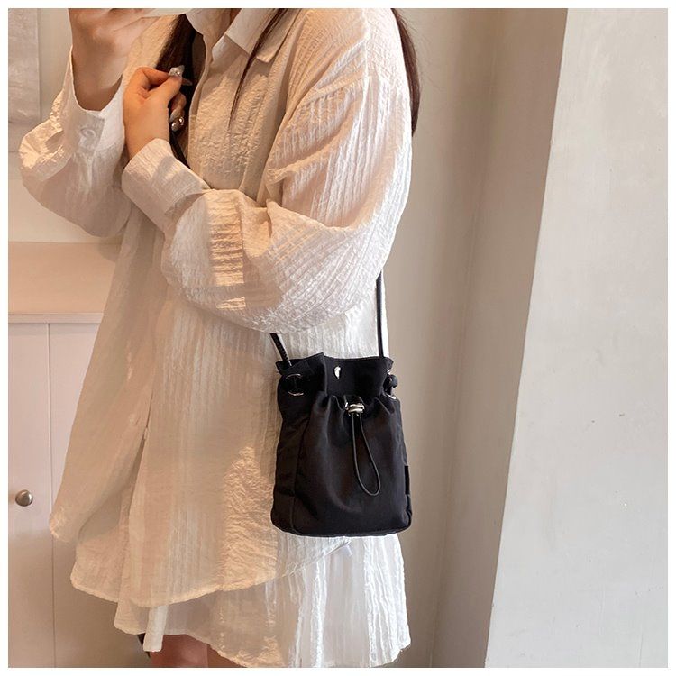 Sac à bandoulière pour femme, sac à bandoulière Oxford à la mode, mini sac de marche pour téléphone, sac en tissu, été 2024_voghion.com