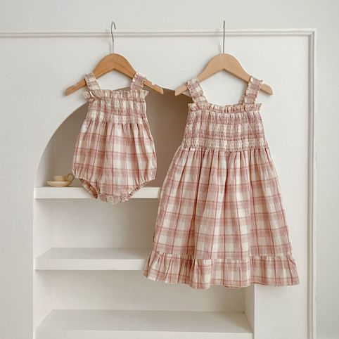 Mädchen Karierter Strampler Mit Trägern Und Passendes Kleid_voghion.com