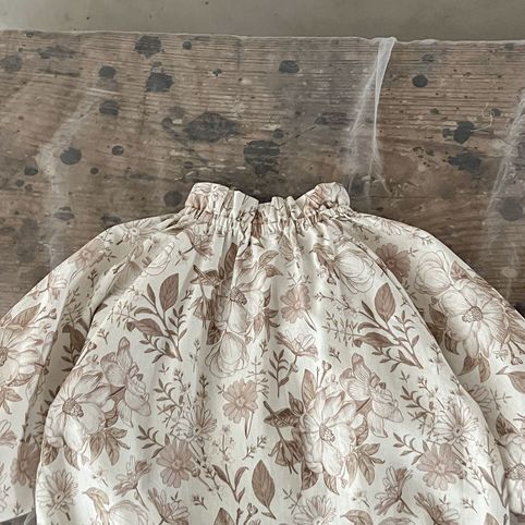 Jardineira bebé menina manga comprida estampado floral algodão_voghion.com