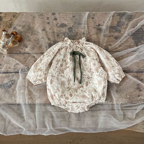 Jardineira bebé menina manga comprida estampado floral algodão_voghion.com