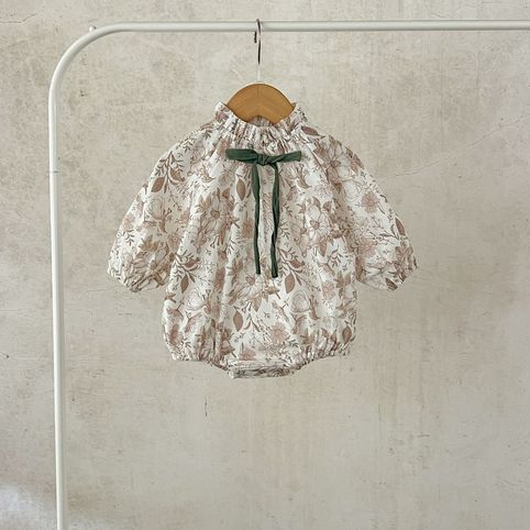 Jardineira bebé menina manga comprida estampado floral algodão_voghion.com
