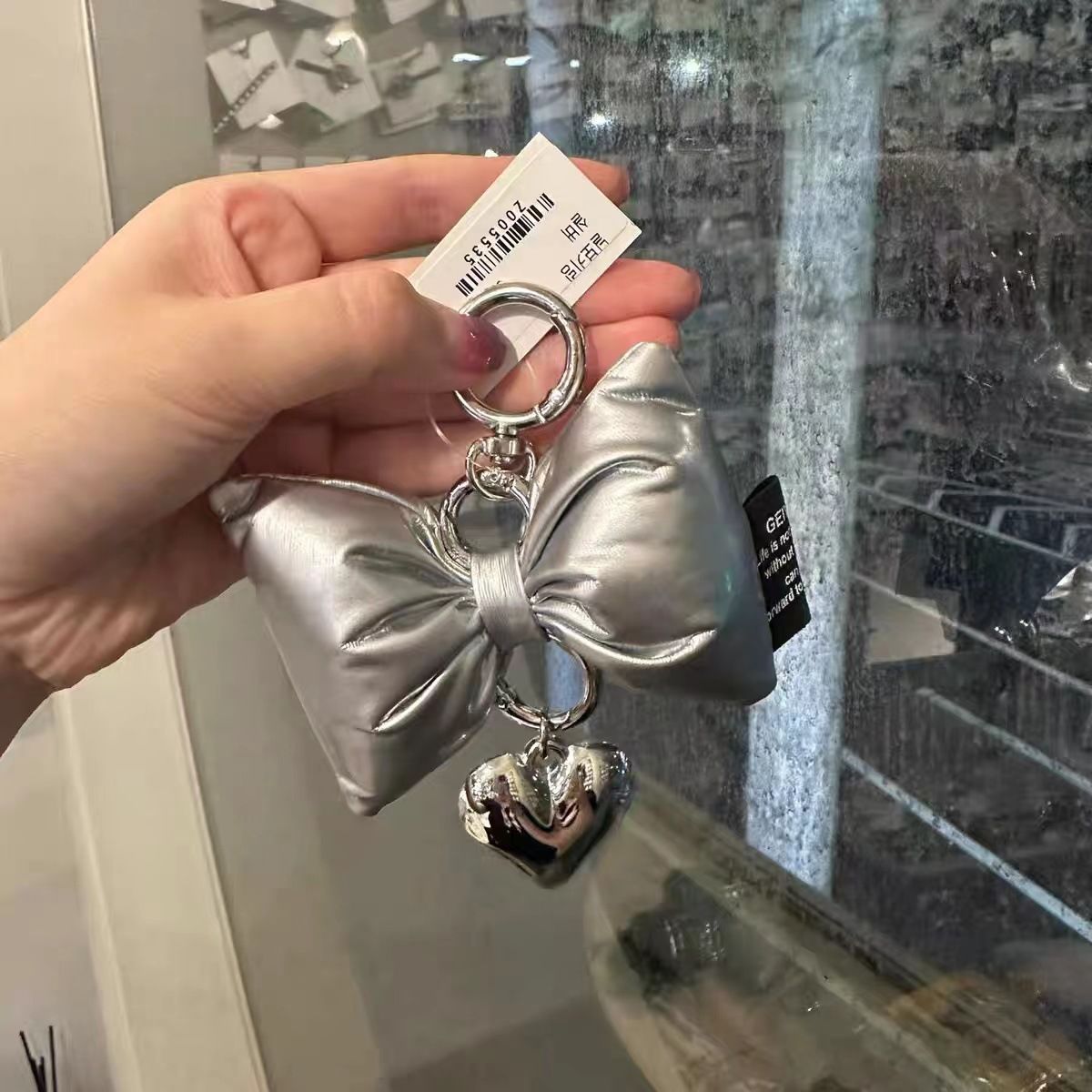 Ciondolo per borsa a forma di cuore con fiocco per borse_voghion.com