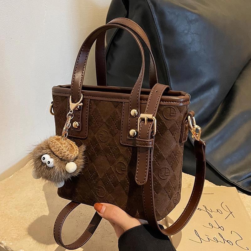 Piccola borsa a tracolla da donna, di nicchia e versatile, nuovo modello 2026, borsa a secchiello vintage satinata, borsa a mano_voghion.com
