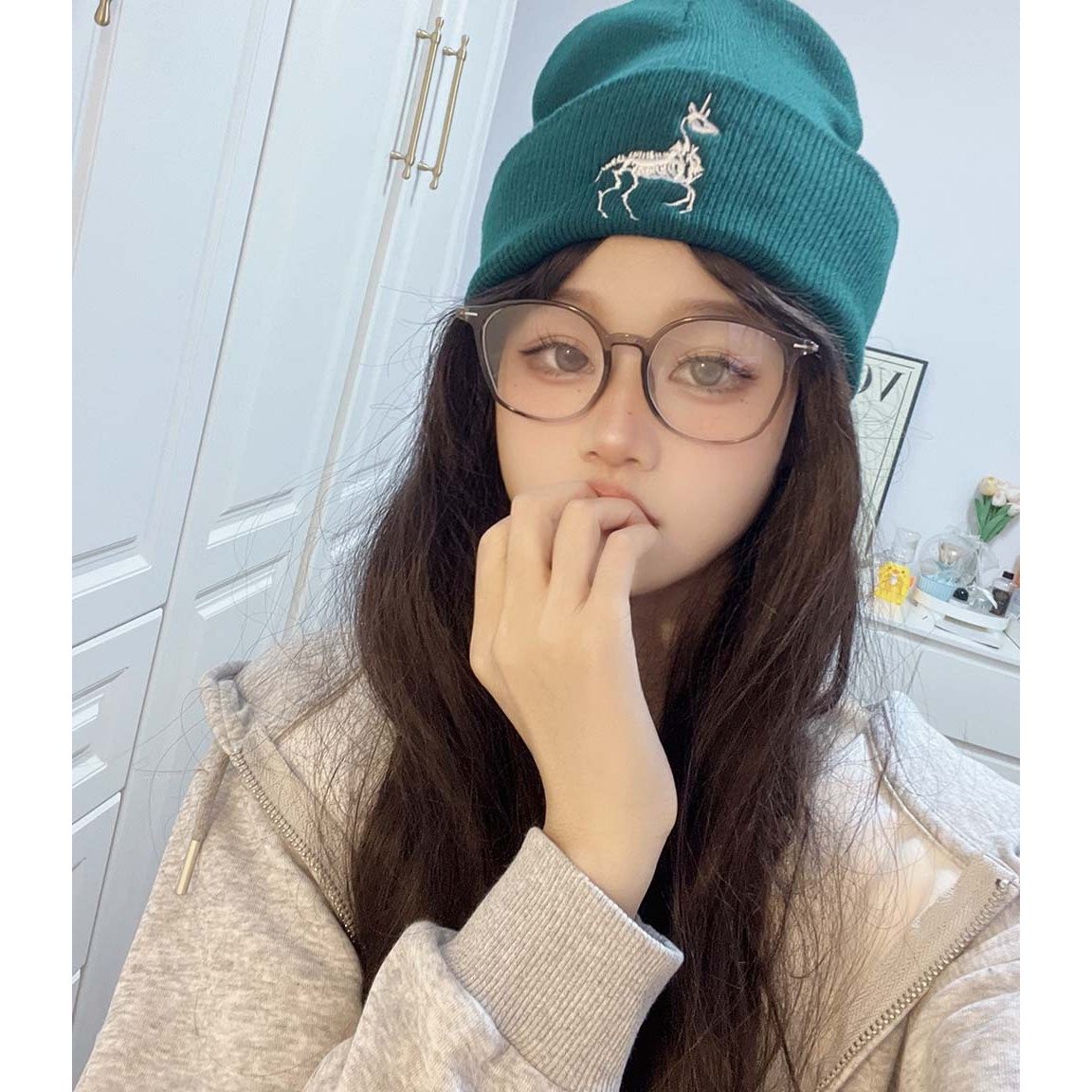 Trendiger Strickpullover mit Schafsknochenstickerei für Damen und Herren – wärmend und ideal für kalte Herbst- und Wintertage._voghion.com