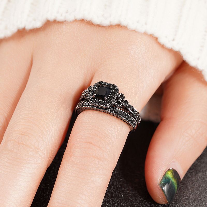 Anello di design per donna con zirconi stile vintage francese_voghion.com