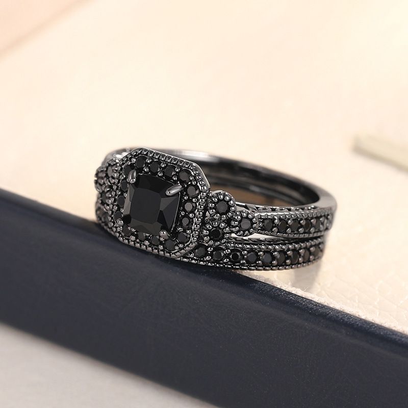 Anello di design per donna con zirconi stile vintage francese_voghion.com