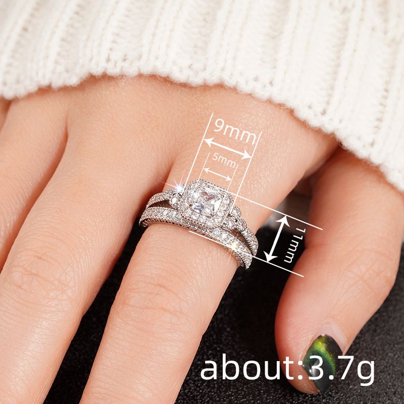 Anello di design per donna con zirconi stile vintage francese_voghion.com