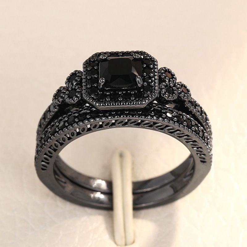Anello di design per donna con zirconi stile vintage francese_voghion.com