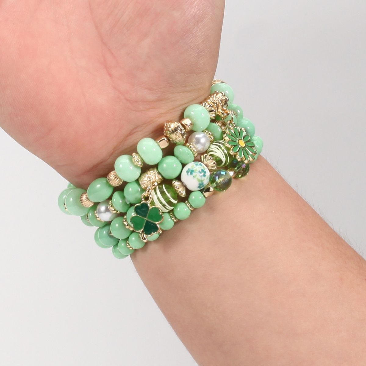 Conjunto de pulseiras com berloques são patrício para sorte_voghion.com