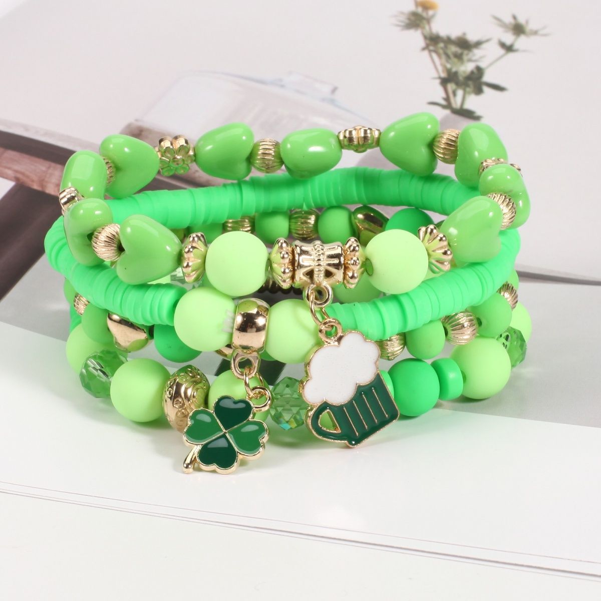 Conjunto de pulseiras com berloques são patrício para sorte_voghion.com