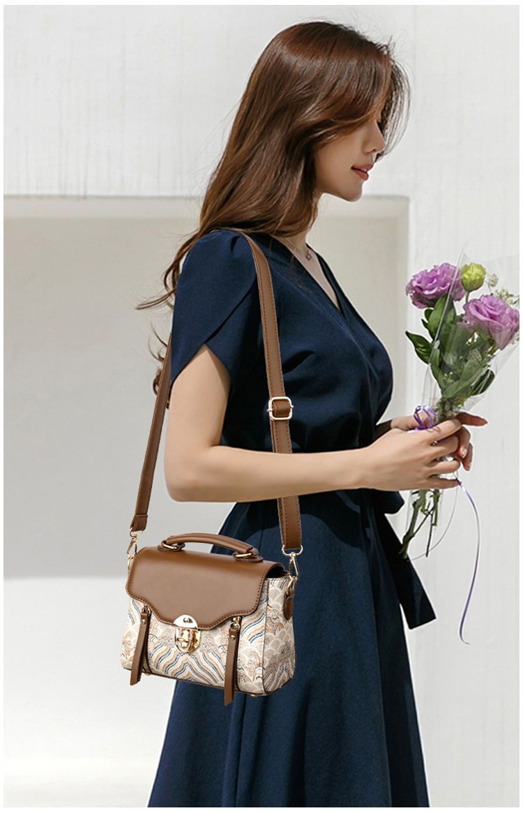 High-end Women's Bag, Spring/summer Fashion Handbag With Lock Clasp, Stylish Versatile Small Square_voghion.com