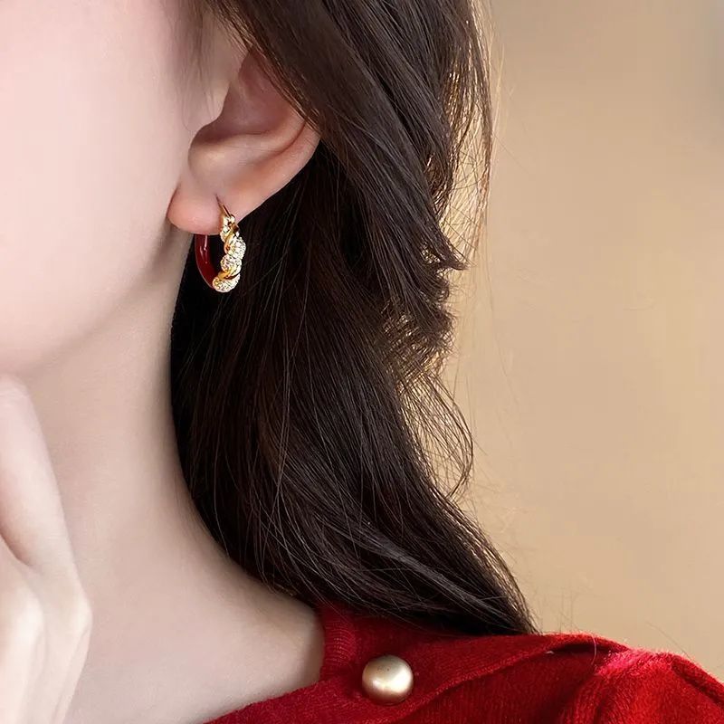 New Ankela Diamond-studded Niche French Light Luxury High-end Earrings, Simple And Versatile Red Earrings 1566_voghion.com