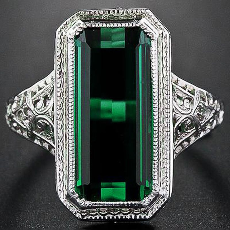 Elegant Emerald Zircon Ring For Women Luxurious Evening Style_voghion.com