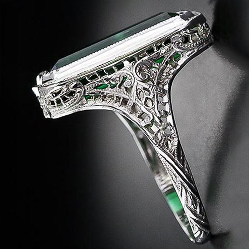 Elegant Emerald Zircon Ring For Women Luxurious Evening Style_voghion.com