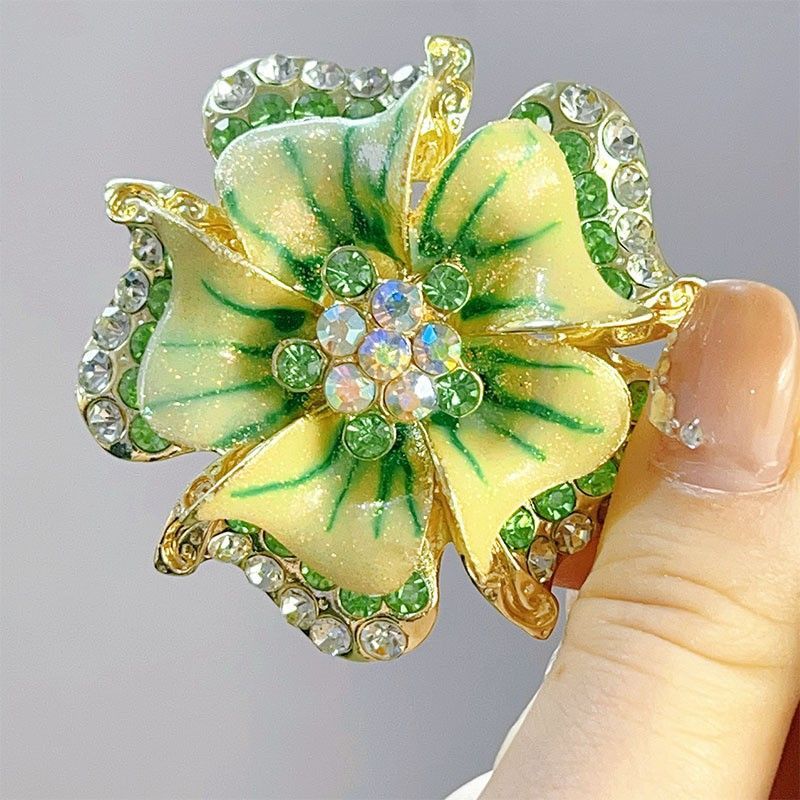 High-End-Smaragd-Blumenbrosche High-End-Sense-Nischen-Corsage High-End-Accessoires für Damen, Bekleidungszubehör_voghion.com