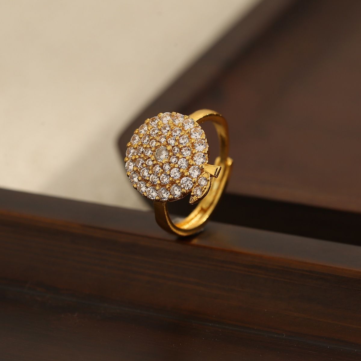 European Style Exaggerated Zircon Micro-inlaid Designer Ring_voghion.com