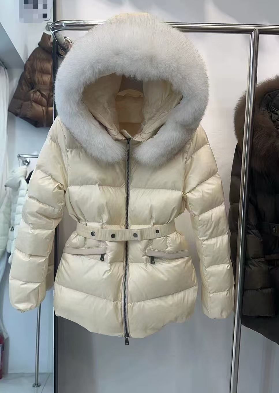 Mengjia Same Style Belt Waist Slimming Down Jacket Women Short Fox Fur Collar New Winter_voghion.com