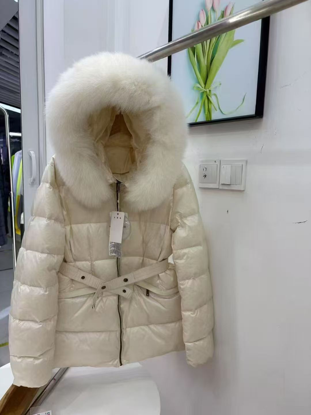 Mengjia Same Style Belt Waist Slimming Down Jacket Women Short Fox Fur Collar New Winter_voghion.com