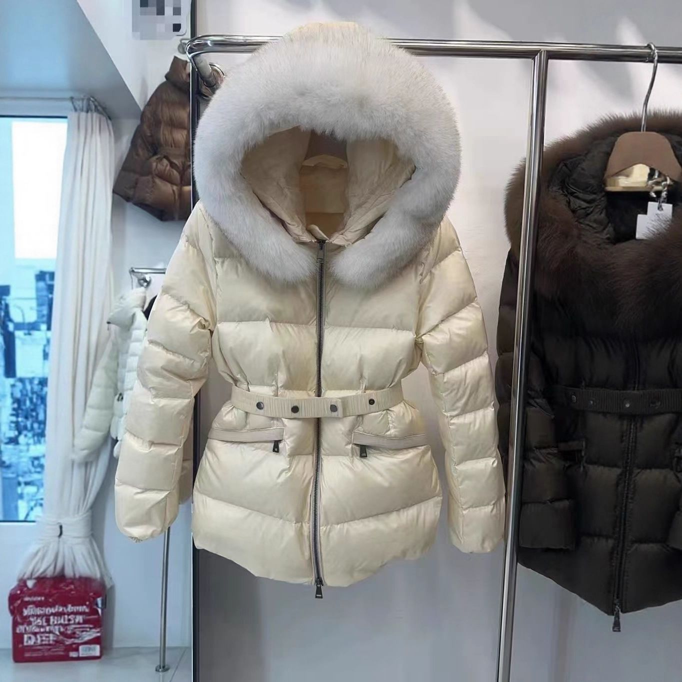 Mengjia Same Style Belt Waist Slimming Down Jacket Women Short Fox Fur Collar New Winter_voghion.com