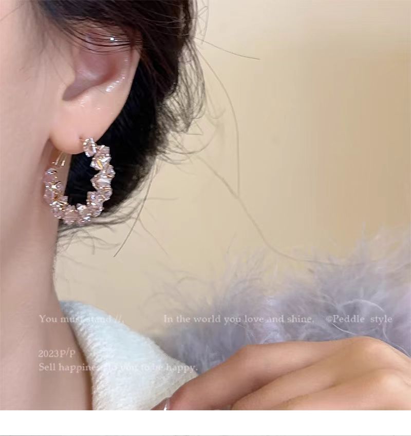 Elegant Crystal Hoop Earrings Light Luxury Sparkling Jewellery_voghion.com
