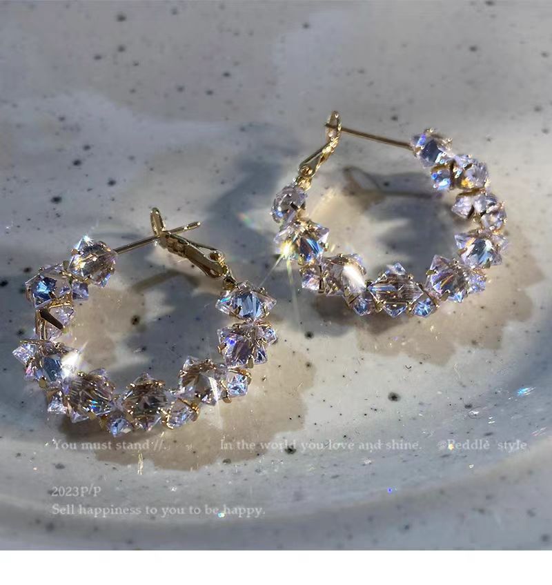 Elegant Crystal Hoop Earrings Light Luxury Sparkling Jewellery_voghion.com