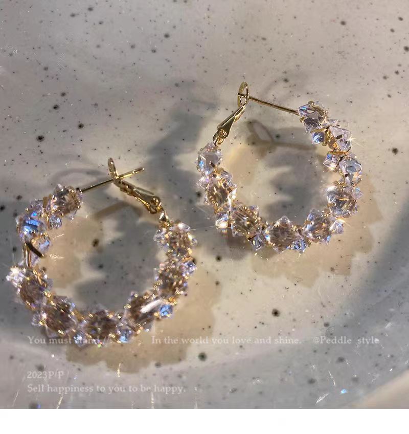 Elegant Crystal Hoop Earrings Light Luxury Sparkling Jewellery_voghion.com