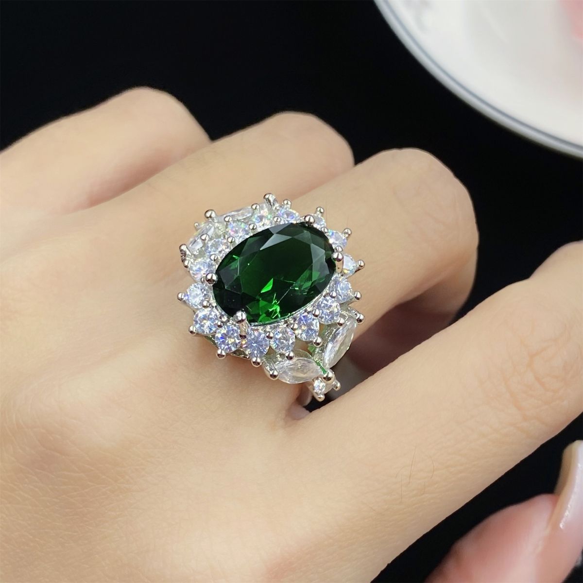 Luxury Emerald And Tourmaline Silver Earrings With Pendant Set_voghion.com