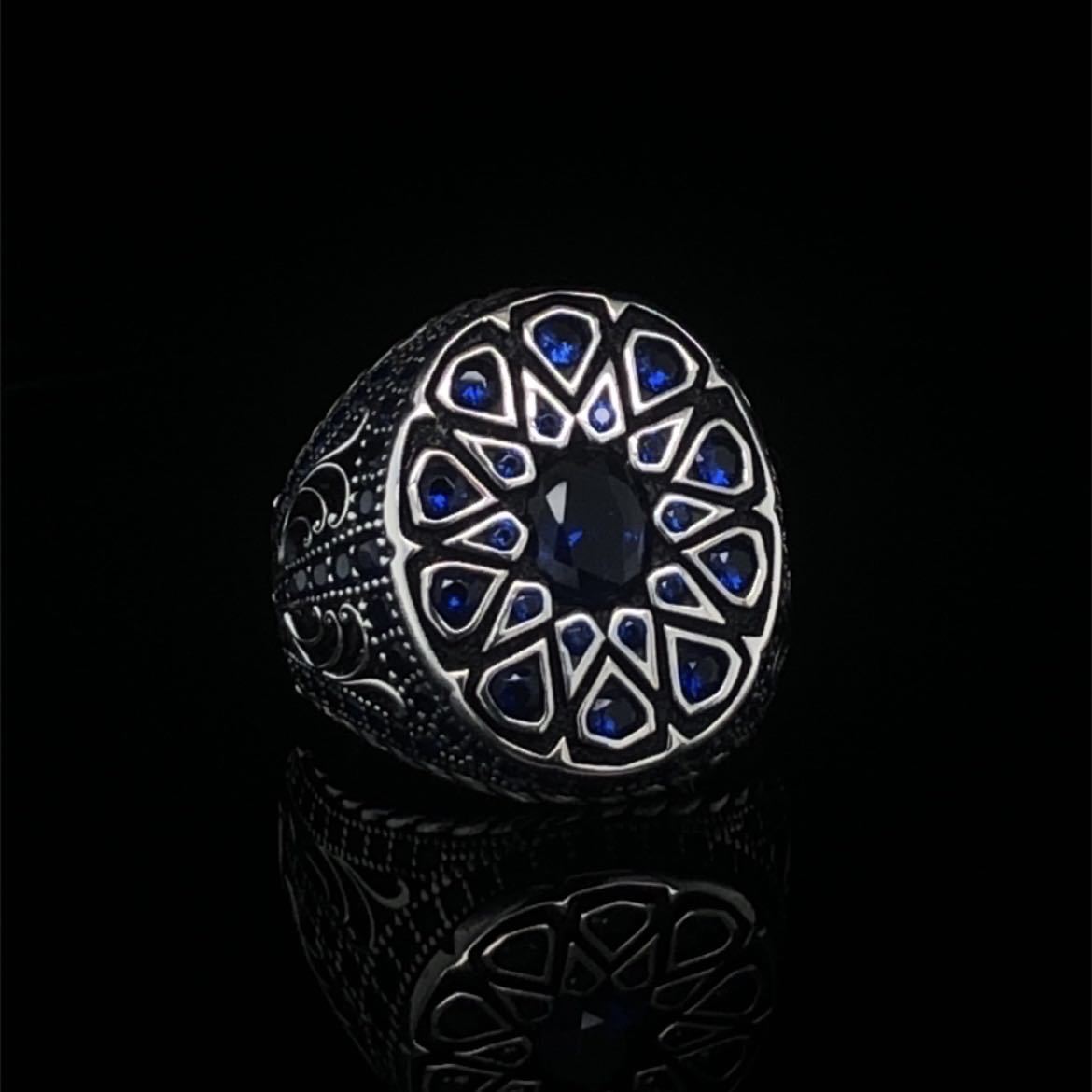 Vintage Men's Designer Ring With Blue Simulated Diamond Stones_voghion.com