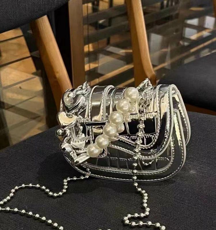 Borsa a tracolla mini con catena di perle argento donna_voghion.com