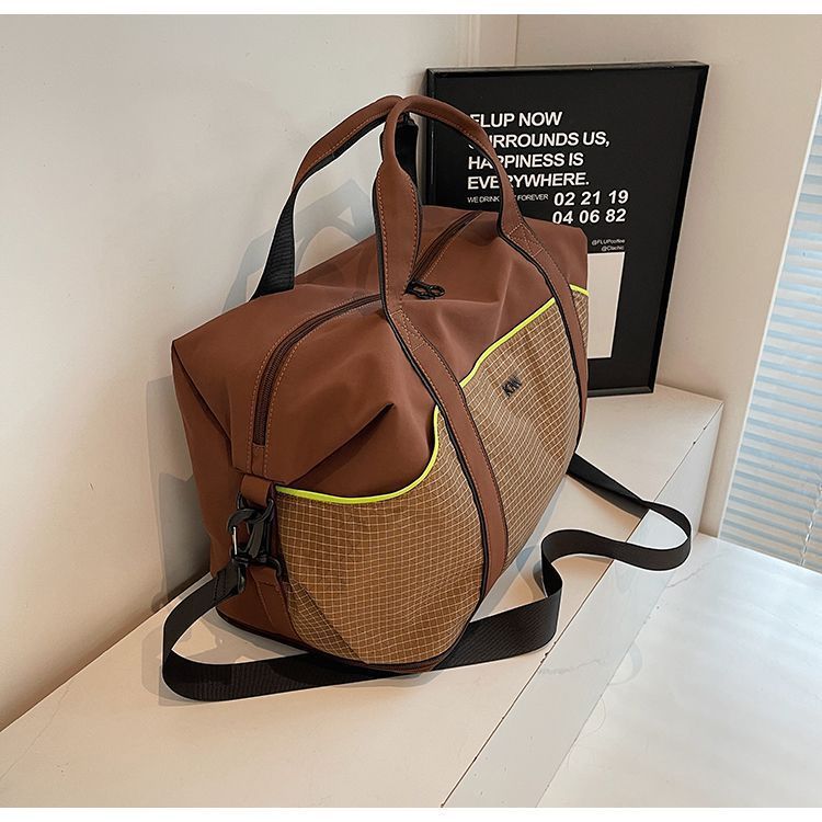 Lightweight Large Capacity Travel Bag For Men And Maternity Use_voghion.com