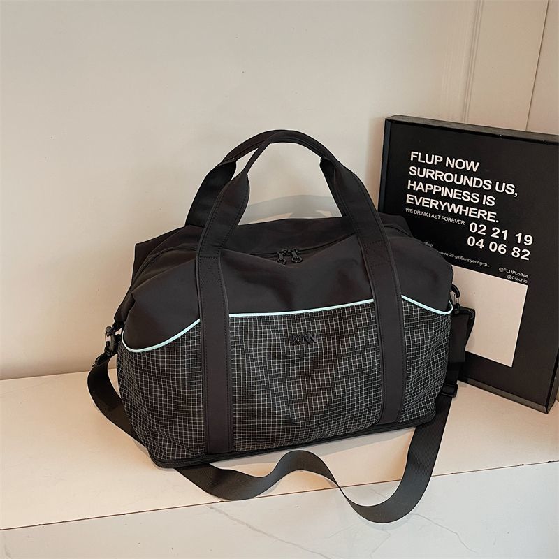 Lightweight Large Capacity Travel Bag For Men And Maternity Use_voghion.com