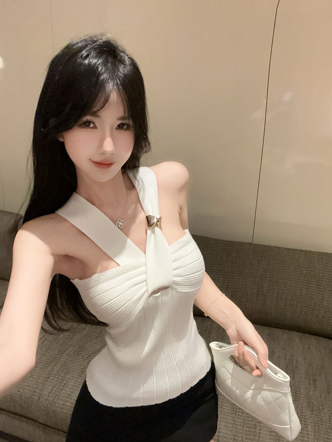 Sweet Alluring Pink Knit Tank Top With Straps And Halter Neck Girls, Suitable For Summer Outerwear Or As A Base Layer_ecoleips.com