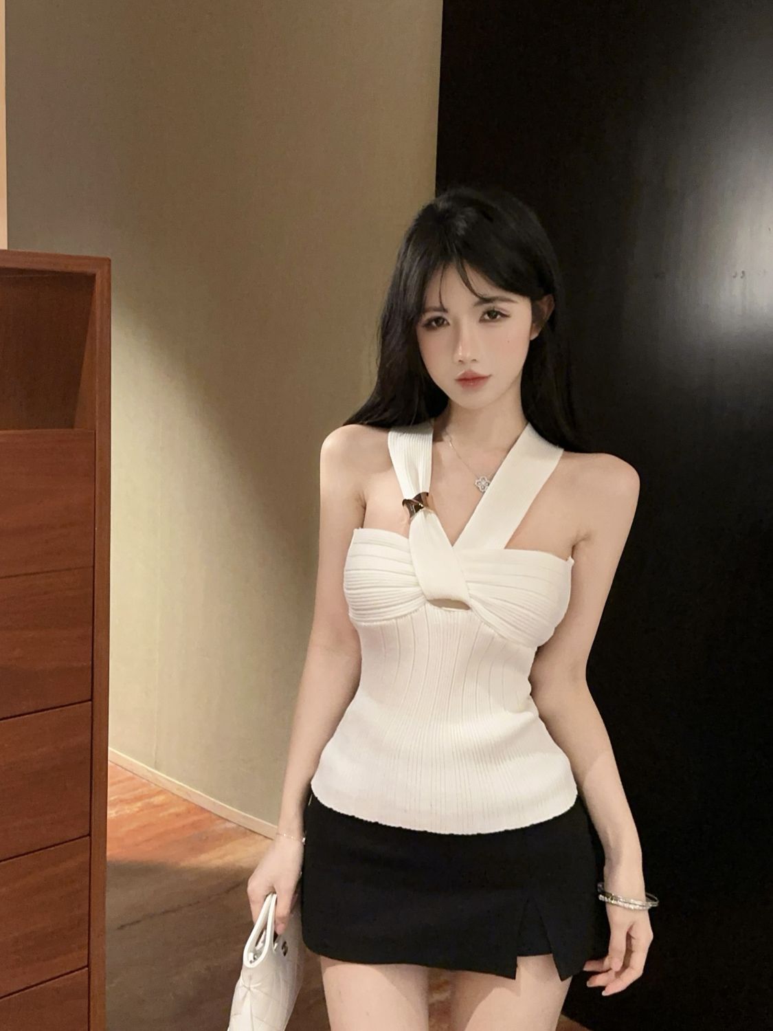 Sweet Alluring Pink Knit Tank Top With Straps And Halter Neck Girls, Suitable For Summer Outerwear Or As A Base Layer_ecoleips.com