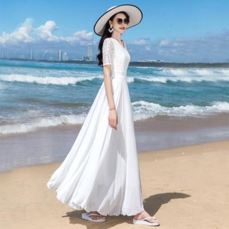 大擺裙v領連衣裙女夏2022新款蕾絲拼雪紡沙灘裙大碼顯瘦度假長裙